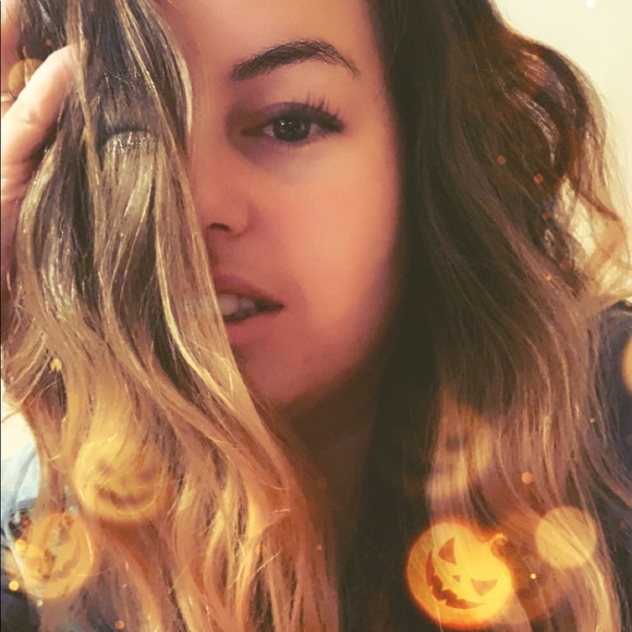 Meet your Posher, Christie - Picture 1 of 1